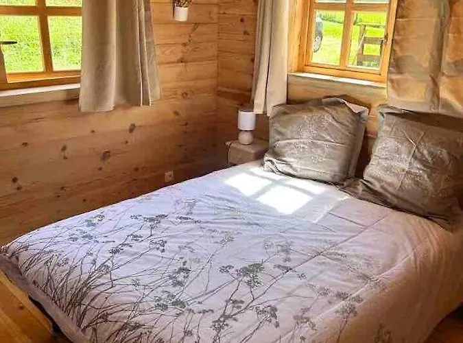 Semesterbostad Maison Charmante A *